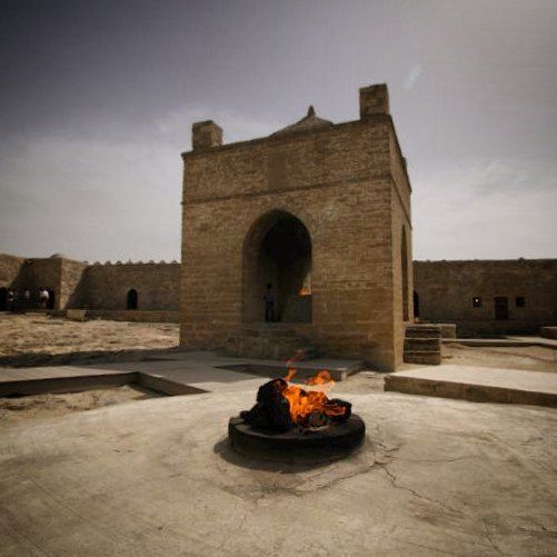 AZERBAYCAN’IN İNCİSİ: BAKÜ & GUBA & QOBUSTAN KEŞFİ (3 GÜN)